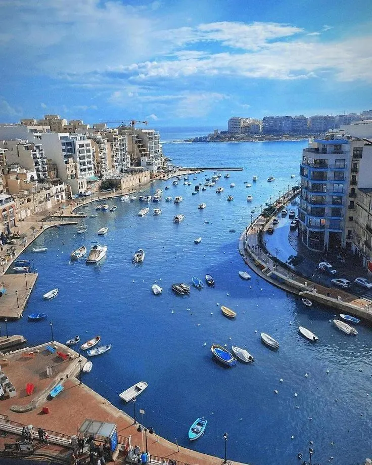 Seaside Spinola Apt In St Julians, Queen Beds St. Julian's