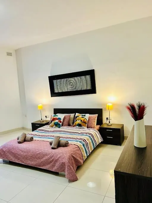 Seaside Spinola Apt In St Julians, Queen Beds St. Julian's Lägenhet
