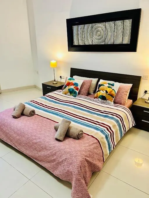 Seaside Spinola Apt In St Julians, Queen Beds St. Julian's 0*,  Malta